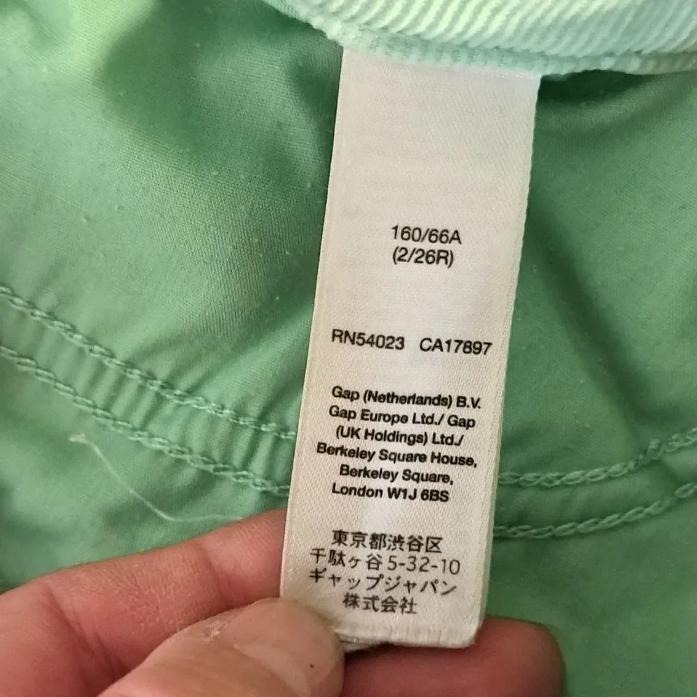 Gap Premium skinny green corduroy pants size 2